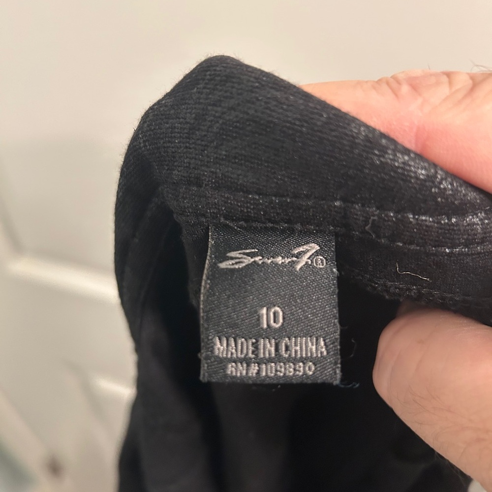 SEVEN Brand Velvety Light Weight Ankle/Capri Jeans/Pants - Picture 2 of 3